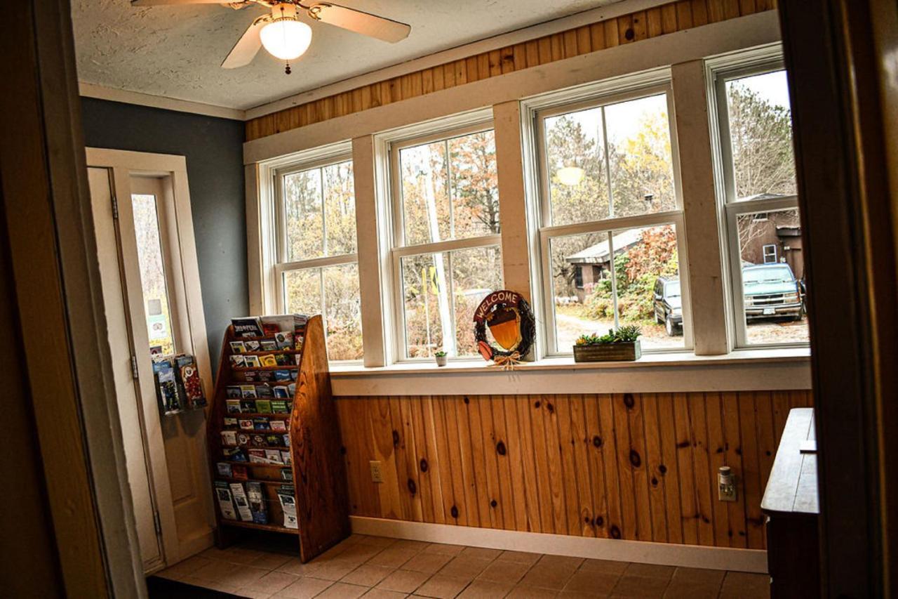 Brook Road Inn Goshen Exterior photo